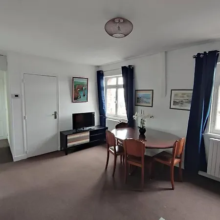 L'arche, Sur Les Toits D'etretat *